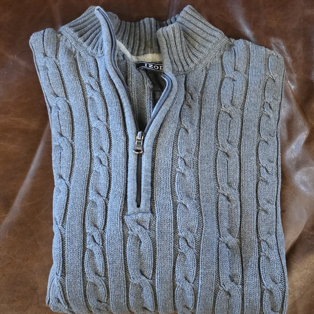 Izod Vintage Grey 1/4 Zip Cable Knit Sweater / Pullover Sweater / Size L